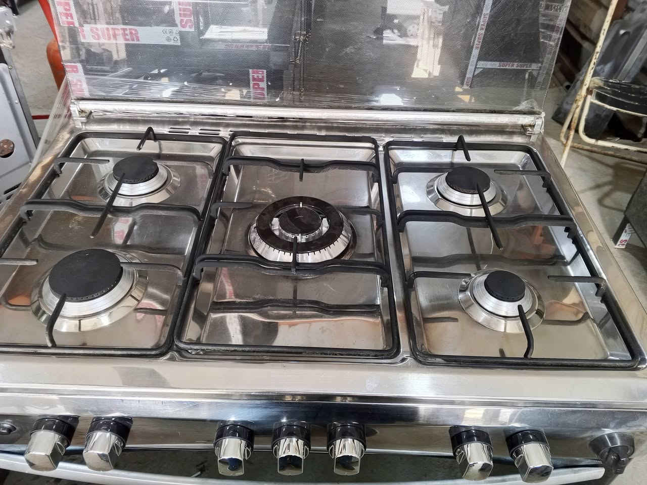 سلام عليكم طباخ توني ماخذه سعره 265بيه مجال نضيف نضافته درجه اولا ***********
