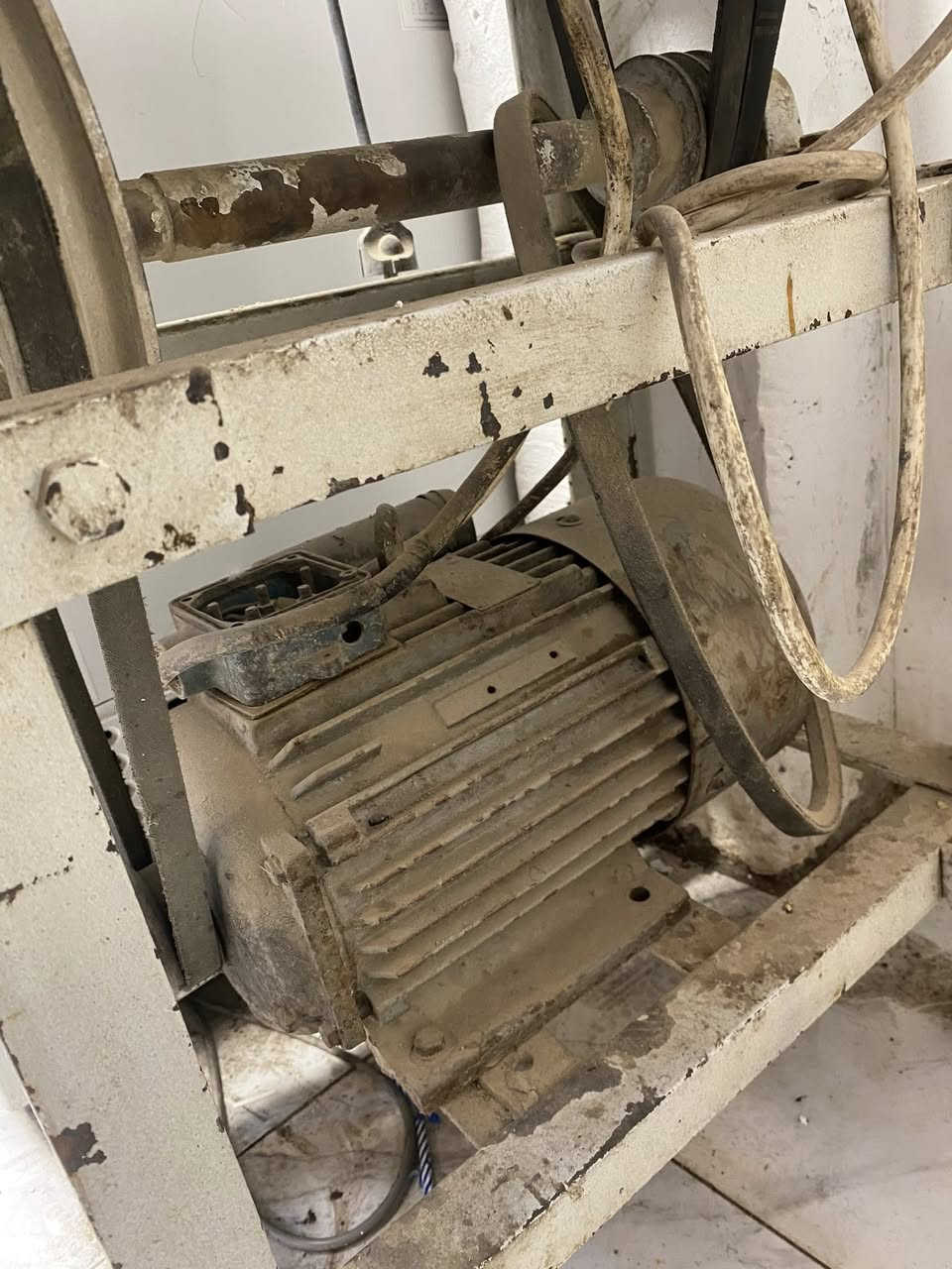 مثرامة بيتفور ايرانيه صناعيه
للبيع مكانها كربلاء 
للاستفسار ***********
