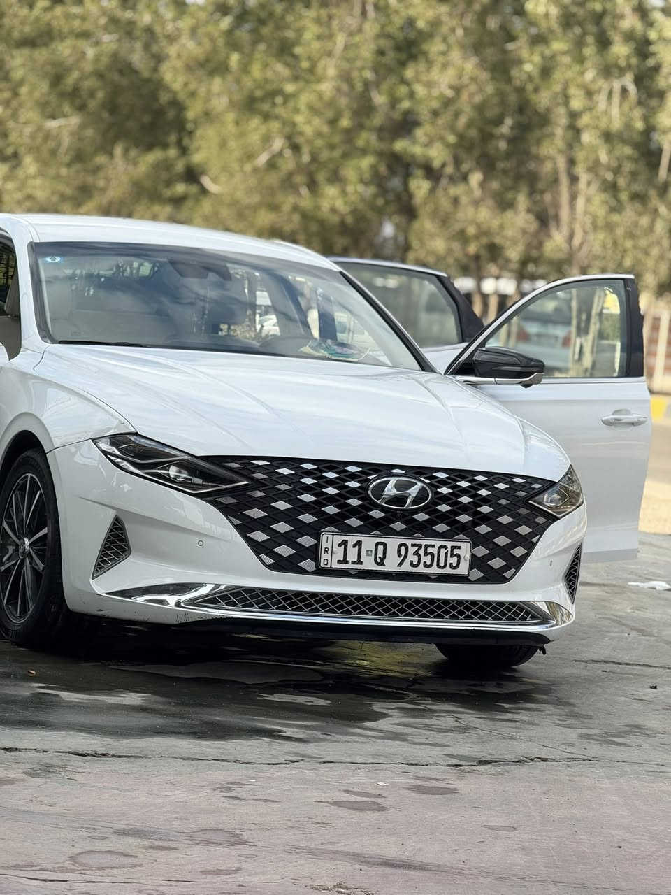 السلام عليكم
ازيره كراند موديل 2022 v6سلندر بانزين  فول موصفات 
داخل ابيض ملكي  فول 1/1 ماعده البنورما 
لاتصال *********** علي 
بغداد الزعفرانيه  السعر 220 وبيها مجال
