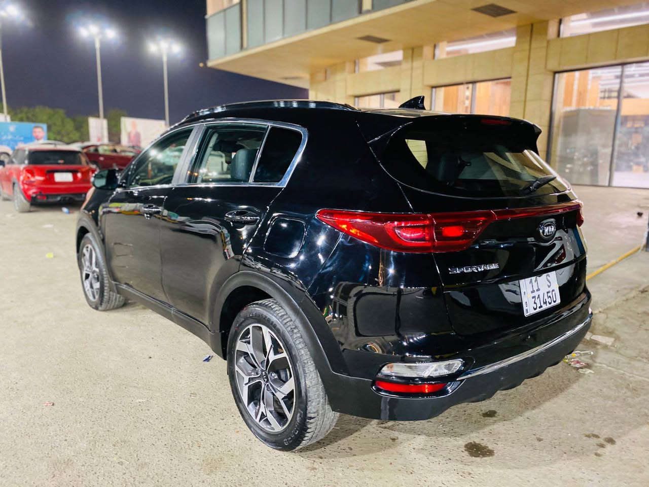 السلام عليكم 
سيارة سبورتج موديل 2022 وارد أمريكي حادثها موضح كما في الصور سياره جديده فول واحد على واحد مواصفات EX سياره مكينه كير ممفتوحات تخم تاير تبريد ثلج حداديه جاهزه للاخير متصرف دينار واحد عليها 
مواصفات 
بصمه
بنوراما 
شاشه كبيره 
كامره دواره 
كشن كهرباء 
فور ويل 
تبريد قطعتين 
كشنات جلد 
تتفئه تبريد بالكشنات 
جنطه كهرباء
رادارت 360
تحديد مسار 
كروس سرعه 
تحكم ستيرن 
ثلاث انظمه قياده 
صعود منحدرات 
مانع انزلاق 
اشاره بالمري 
مري شفط 
بعد بيها هواي مواصفات 
ملاحظه السعر 160
للاتصال *********** Colombo, Sri Lanka
