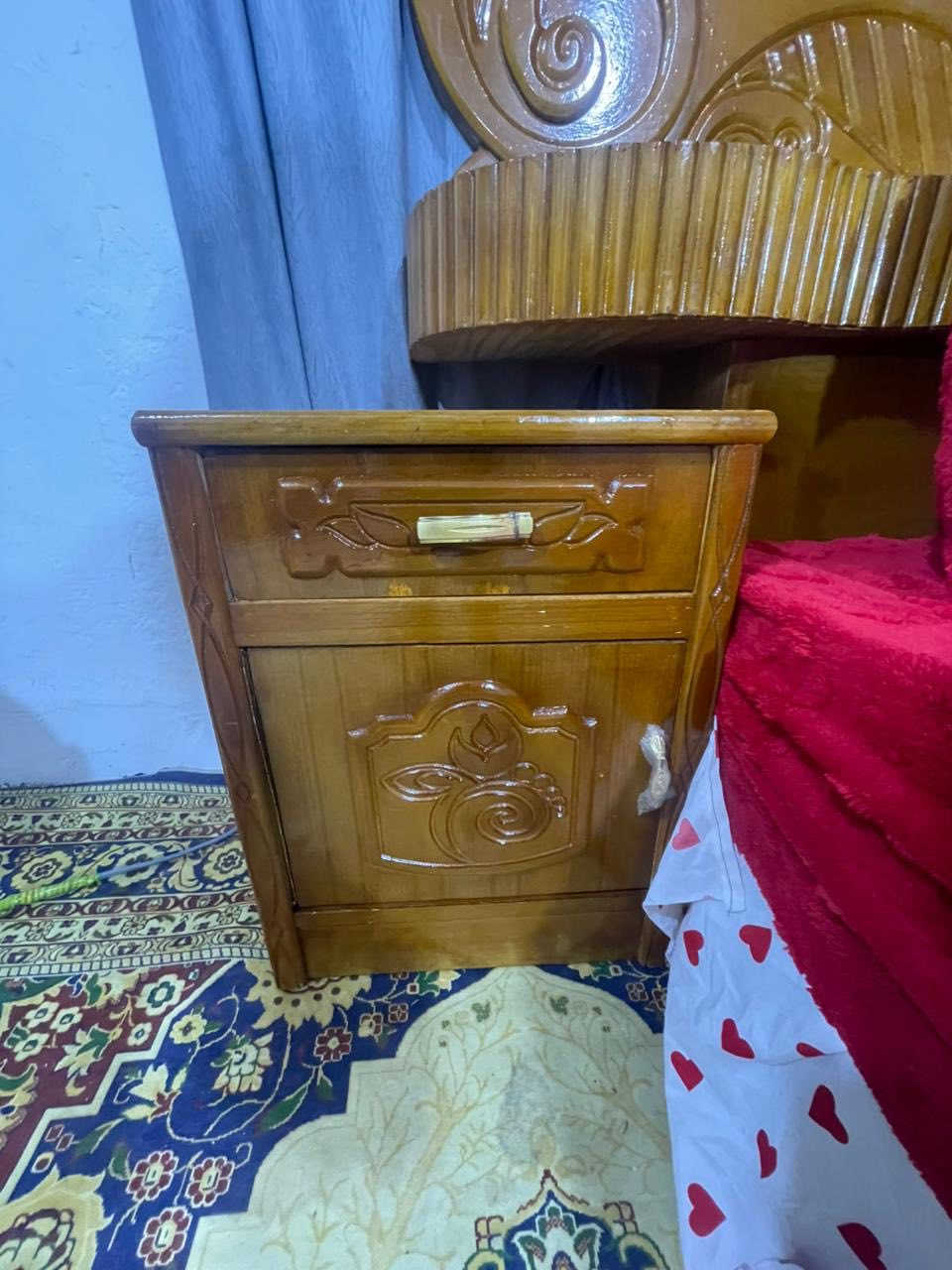 غرفه عراقي نضيفه صاج البيع عنوان زبير سعر ٨٠٠  رجآ مو شراي لايتصل ***********
