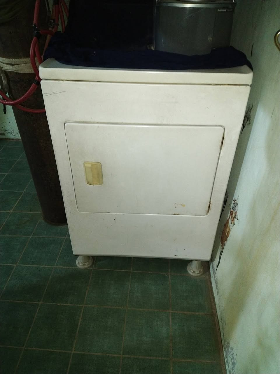 ثلاجة ومجففة ملابس وبطانيات للبيع


**إذا كنت صاحب هذا الإعلان وتريد حذفه لأي سبب، رجاءا أرسل رسالة إلى الدعم الفني**