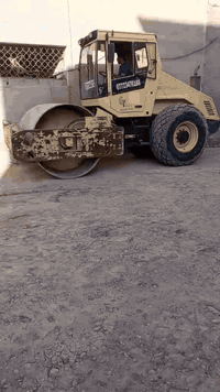 تفليش الدور ورفع الانقاض بموادة فقط وتعديل الارضيه مع فرش سبيس بموادة فقط ***********
