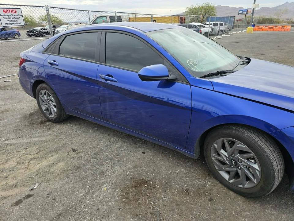 سلام عليكم النترا موديل ٢٠٢٤
السياره نص فول  شاشه ايباد 
حساسات امامي خلفي رادارات  بصمه قياده ذاتيه فول تحكمات ستيرن وبعد بيهه هواي مواصفات سياره وارد امريكي  مكان السياره حاليا بل يوسفيه  طابكه. سعر السياره ١٥٠ وبيهه مجال جماعه ال١٤٠ لا تراسلون  السياره ابيعهه عله وضعهه  انته تصلح وترقم ضربتهه حلوه  بس جاملغ ماتفيدك السياره اعبر المنشور انشالله تحصل الاحسن منهه واتساب  موجود ***********
