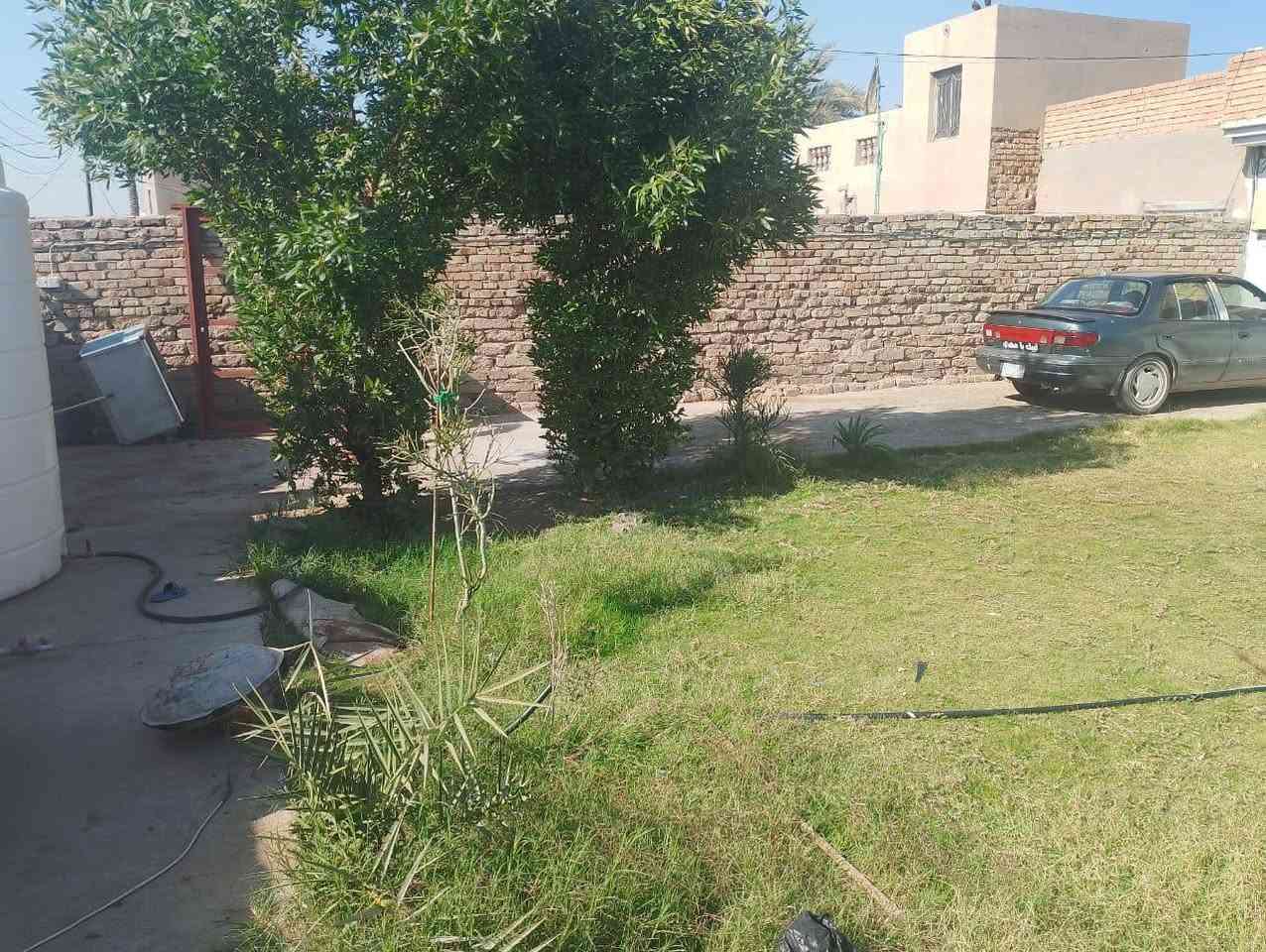 يا الله يتوفر بيت 500م
جنس العقار طابو زراعي سند25 تحويل ملكيه مباشر 
موقع العقار طريق حله نجف خلف جامعه بابل مباشر حي 
التفاصيل البيت 
غرفتين نوم 
مطبخ 
هول 
مجمع صحي داخلي وخارجي 
حديقه كبيره 
قطعه بصف بيت مرتبه 
الخدمات متوفره ماء اساله كهرباء خط مولده 
معرفه تفاصيل اكثر مع الاسعار والعروض 
اتصل ***********

