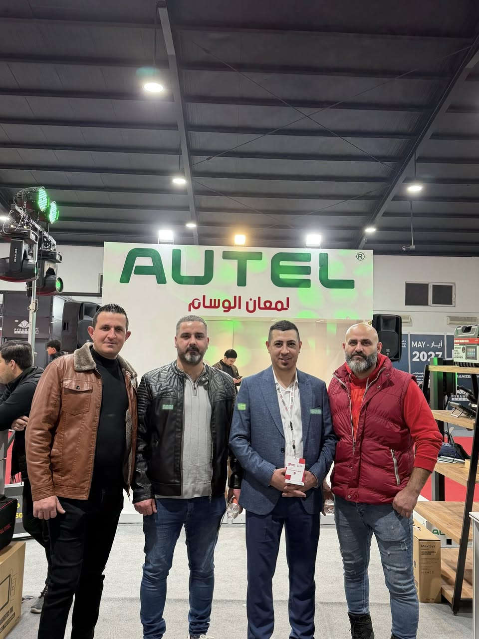 تجهيز محلات السونار 
شركة لمعان الوسام اربيل شارع 100 مقابل فاملي مول
***********
