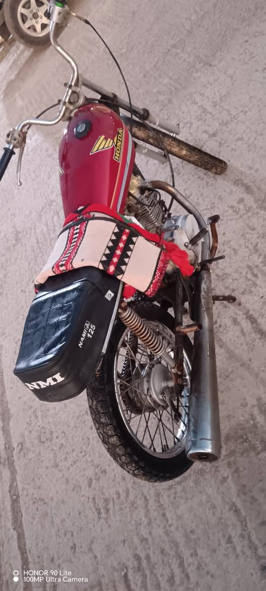 ايراني اربعه كير
دراجه فول ومكفول
مكينه خير من الله لا دخان لا بخار لا صوت
شلعه ومعدل
مكان كوت دجيلي
سعرها مناسب شراي راسلني


**إذا كنت صاحب هذا الإعلان وتريد حذفه لأي سبب، رجاءا أرسل رسالة إلى الدعم الفني**