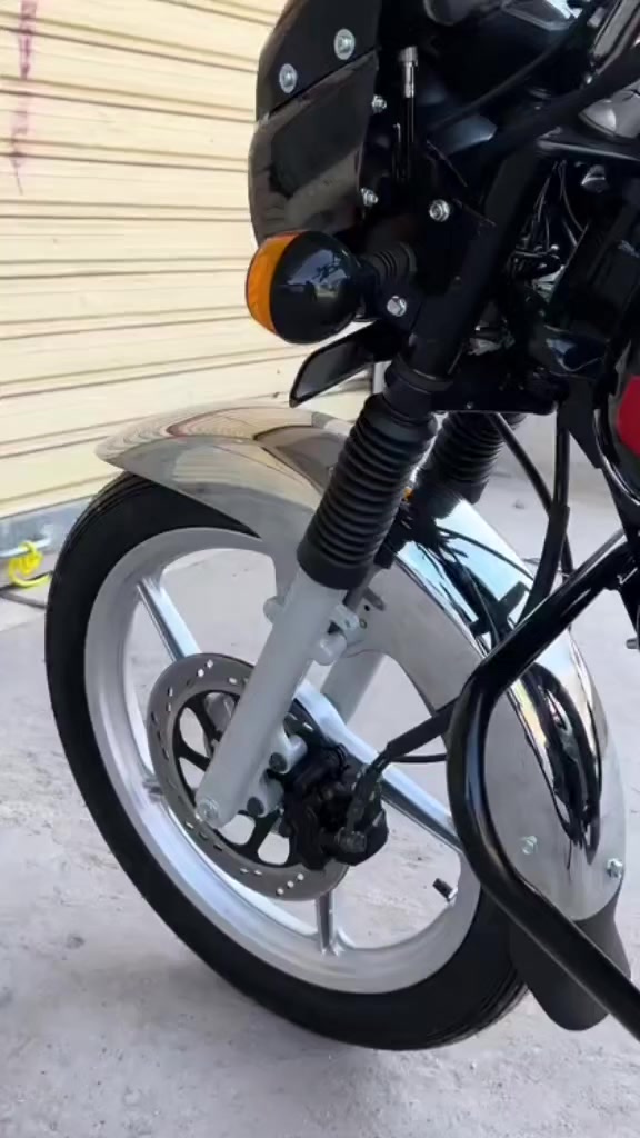 اخوان بوكسر كلاسيكي 2025. شهر 12   دراجه ماشيه 1800 فقط ***********
رقم وسنويه مراوس بوكسر جبلي أو دايوان
