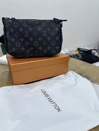 قيمي • داخلها سير