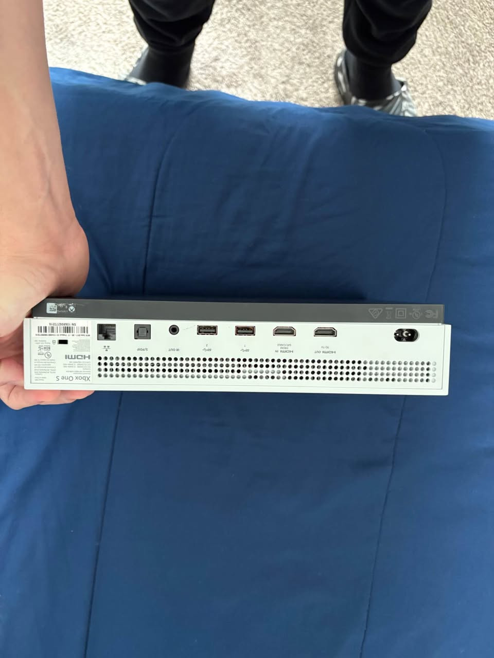 Selling my Xbox One S 500GB. The console has been factory reset and is ready for a new owner.
Includes:
 ● Xbox One S 500GB
 ● HDMI cable
 ● Power cable
 ● Ice Breaker special edition controller
 ● Minecraft
 ● Call of Duty: Black Ops III
 ● Mortal Kombat XL
The Xbox works great and is ready to play. The controller works, but it does have stick drift and cosmetic wear, so please keep that in mind before buying.
Selling because I don’t use it anymore.
Cash only. Local meetup. Message me if you have any questions. Leesburg, FL


**إذا كنت صاحب هذا الإعلان وتريد حذفه لأي سبب، رجاءا أرسل رسالة إلى الدعم الفني**