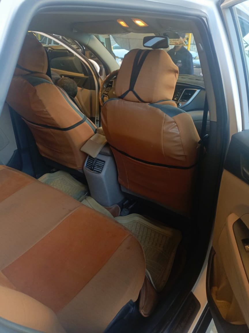 سلام عليكم توسان خليجيه 2017 السياره اخت الجديده ماشيه 110 
مواصفات السياره بصمه تشغيل عن بعد تبريد قطعتين بيه حادث بسيط بل باب مال سايق مصلح بارد مكينة دوش السياره نضيفه بمعنى الكلمه السعر ب١٧٥ وبيه مجال بسيط او مراوس بسورنتو ٢٠٢٥ او ٢٠٢٤ 
الاستفسار الاتصال عل الرقم
***********
 مكان حله حي الامام
