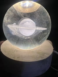 بلورة مضيئة • كوكب زحل • ديكور منزلي