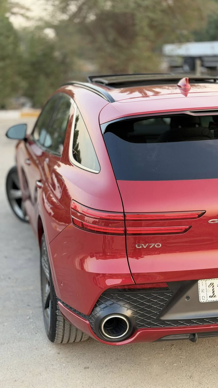 السلام عليكم
‎‏  
Genesis  GV70 2024  
‎ المحرك 4 سلندر / 2500 تيربو       
أعلى مواصفات بل جينسس 

السيارة فور ويل فول 
‎  فتحة سقف (بانوراما)وكشن مساج  
ماشية 16 الف كيلو فقط 

كامرات 360 
كشن السايق مساج 
تشغيل عن بعد 
بانوراما  
5 وضعيات قياده 
كيجات ديجتل 
حساسات خلفي امامي
كشنات كهرباء
كشنات جلد اسود 
صندوك كهرباء شفط
كير ماوس 
شحن وايرليس 
تدفئه وتبريد بل كشنات 
فول تحكم 
رادارات 360
مري شفط 
ترحيب شعار جنسسز عن الاقتراب
سايد بريك بصمه
بصمة ابواب
تحديد مسار
كشن السايق ميموري
لايتات لد 
بكلايت لد
رادار امامي
اوتو هولد 
شفتات بالاستيرن
هيتر بالاستيرن 
شحن وايرليس 
استيرن كهرباء
ماوس تحكم الشاشه
سستم صوت Lexicon دمام 
قطعتين تبريد
هيترات بالكشنات الخلفيه
تتقدم وترجع بل بصمه 
كامرات جانبيه تشتغل ويه الأشاره 
احزمه احمر بلون السياره 

حادث السياره فقط بنيد تبدل ونصبغ وحافه الجاملغ اليمنه بدايته صبغ ايرباك دشبول وستيرن ومصلحهن درجه اولى راجعات نفس خيط البلادي 

اخوان السياره احلى من الصور وجديده 
مكينه + كير + راديترات + لغود وشواصي مكفوله وشرط السونار 

🛑 السعر 32 الف وبيه مجال 🛑
رقم بغداد بأسمي مكاني بغداد الجديده 

 للأستفسار عن صور الحادث ***********
