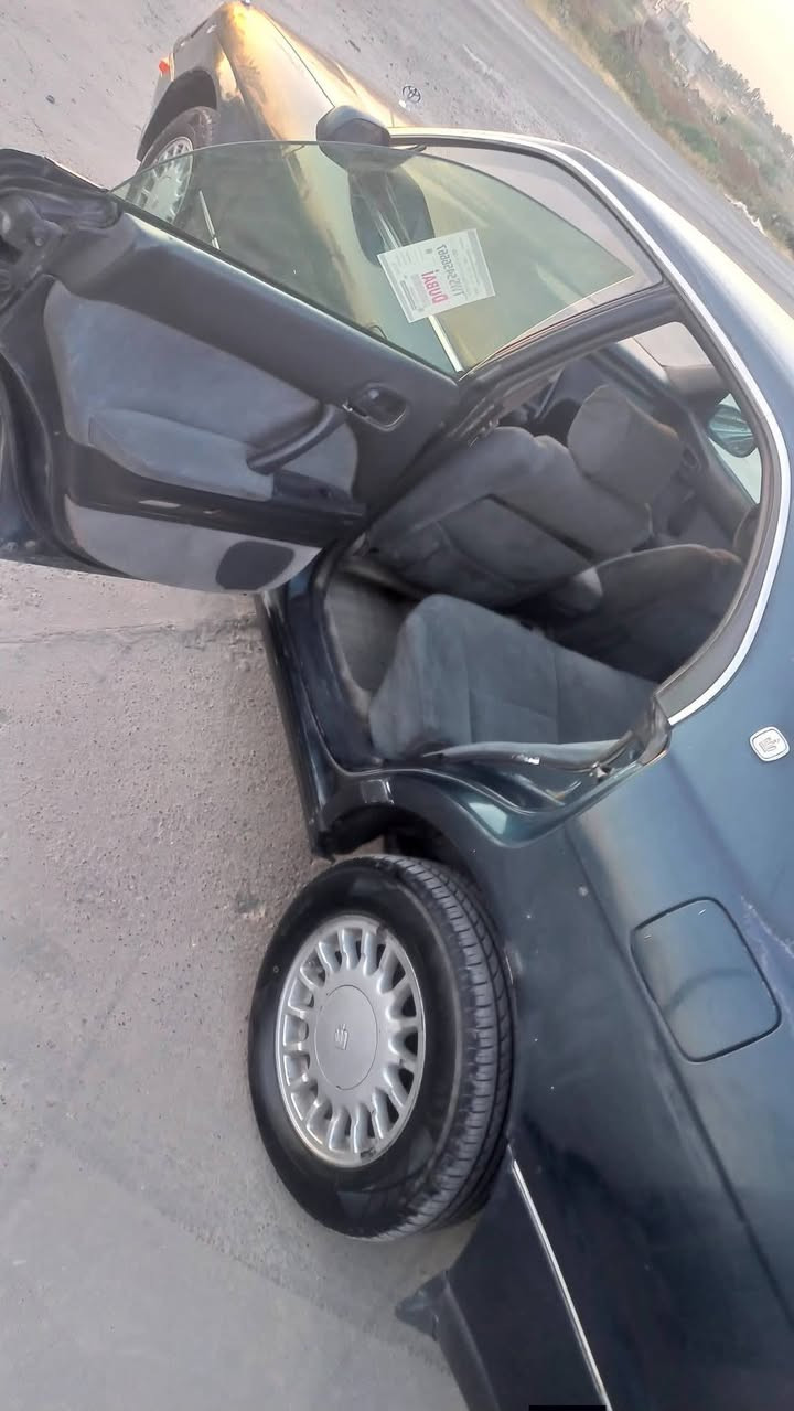 سياره للبيع نوع بطه موديل ٩٢ رقم صلاح الدين مشروع وطني رقم دولي كير مكينته مكفولات شرط على فحص صدر جديد تخم تاير سياره صبغ جاملغ فقط والباقي  مكفول سياره خير من الله ترايك وين معجبك للاستفسار ***********
