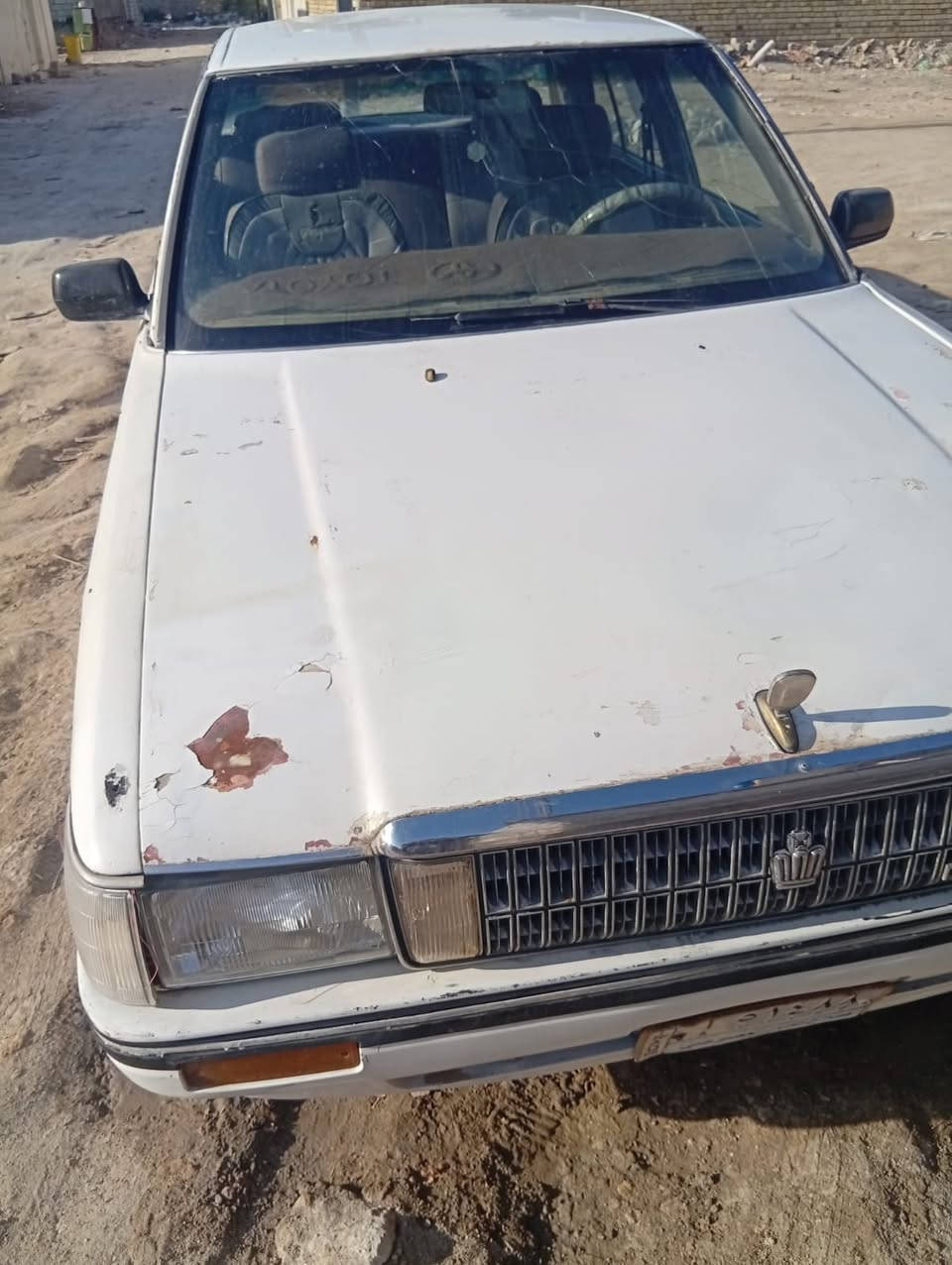 السلام عليكم سيدان للبيع موديل 88 ايسر بلاد 
رقم صلاح الدين سنويه منتهيه 23 كير ومكينه 2 ونص تخم تاير باتري جدد تبريد ثلج وي السويج 
سياره تريد ترتيب قليل صاحب السنويه بالشطره 
مكاني ناصريه الاسككان الصناعي السعر 33وبيها مجال اتصال ***********
