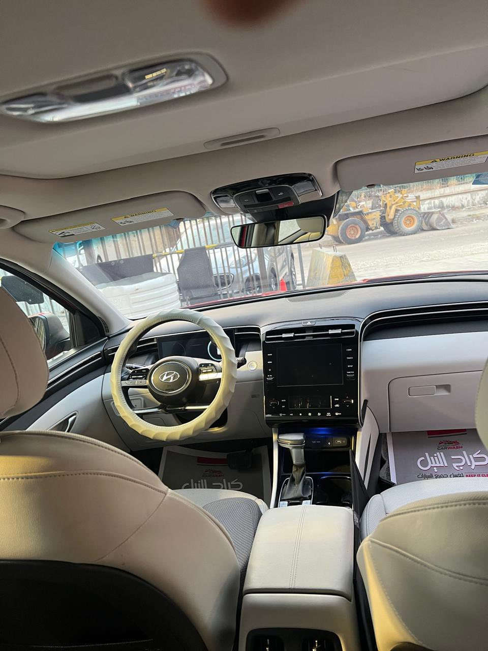 توكسان 2023 وارد امريكي 
ماشية ٤١ ألف ميل 
كل السيارة ليبل واحد بدون تبديل 
ضررهة بسيط شباك واصبع من البنيد وايرباك ستيرن وراجع سستم
والدعاميه نفسهة مصلحهة 
بيهة كلير من امريكا قطعتين جاملغ خلفي والباب الخلفي جهة السائق بدون ضرر
مواصفات 
فتحة وبصمة و تشغيل عن بعد
رادار امامي ونقط عمياء
تحديد مسار وقيادة ذاتية
تبريد قطعتين مناخ منفصل
كشن سائق كهرباء
كشنات جلد تدفئة
صندوق كهرباء
انظمة قيادة نورمال وسبورت وسمارت و snow
وبعد بيهة مواصفات هواي *********** سعر 200ورقه
