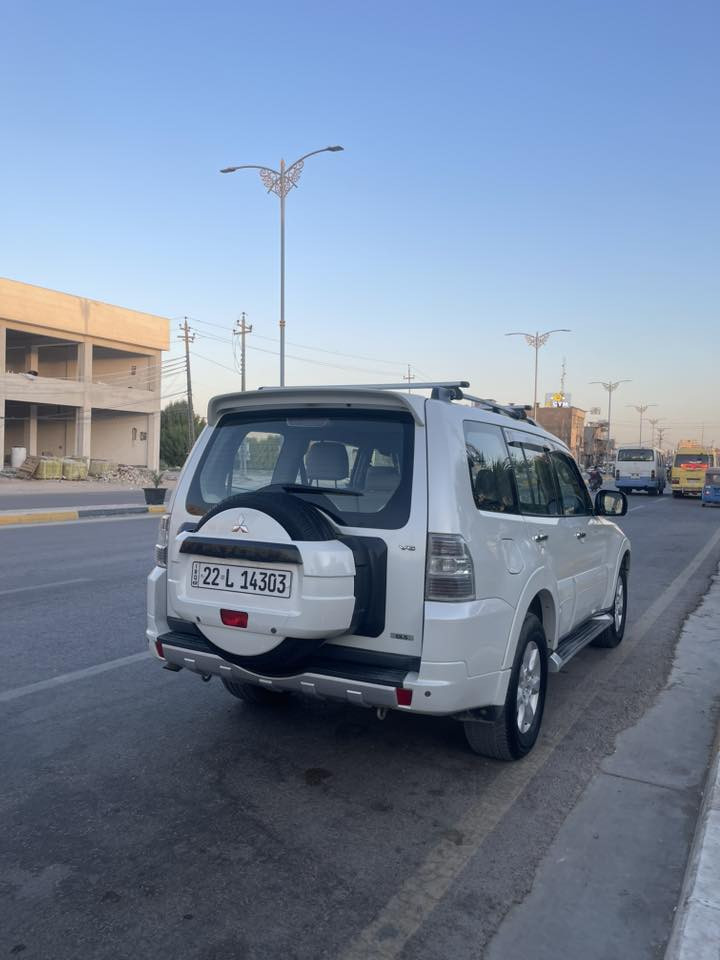 السلام عليكم
باجيرو 2011حبتور فول للاخير
سياره جانيها صالي ٥ سنين واريد اراوس اوبيع عادي 
بيها قطعه وحده صبغ  صورتها موجوده بالمنشور بسيطه 
لا لغد لا شاصي والايرباك حساس كلش ف البرده طاك  
ما صلحته  انزلك من سعر السياره شگد يكلف تصليحه الايرباك 
  سياره حلوه ونظيفه كلش  الصبغ درجه اولى اتحداك تعرفه 
مكينه ٣٥٠٠ ما مفتوح مكفول كير كذالك رقم اربيل 
فور ويل كفاله تايرات جدد  الي تفيده  مراوس بجنسزز لون ابيض  كامري ١٨  حتلو بيها قطعتين  السعر ١٤٨وبيها مجال 
*********** واتساب بيع بس مراوس  
مكاني كربلاء
