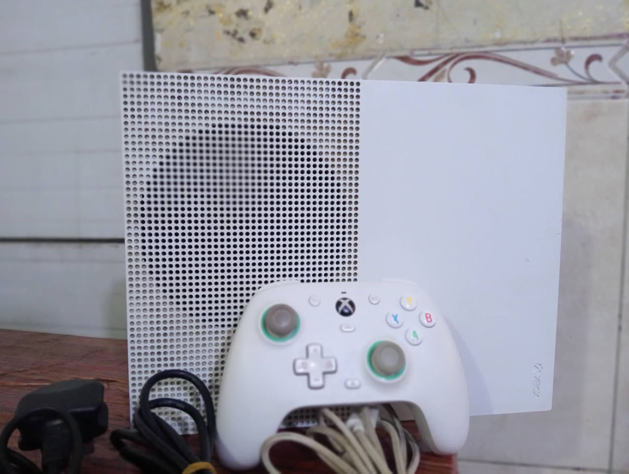 السلام عليكم جهاز اكس بوكس وان S ذاكره 1T
مع يده سير 
واير HDI و واير تشغيل و واير اليده 
مع كامل ملحقاته مخلص اشتراك كيم باص 
ما مفتوح نضافه 98% السعر 200 وبي مجال حك الجيه تواصل خاص العنوان بغداد حي ور ام الكبر والغزلان قرب تقاطع الكياره


**إذا كنت صاحب هذا الإعلان وتريد حذفه لأي سبب، رجاءا أرسل رسالة إلى الدعم الفني**