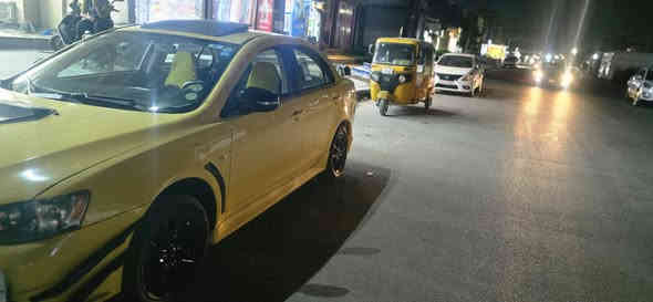 بيع مستعجل
سلام عليكم. لانسر ١٥. خليجي. ضربتها موضحه بل فديو.  
محرك ١٨٠٠ مكانها بغداد رقم بغداد سعر قفل قفل ٧٧
***********
