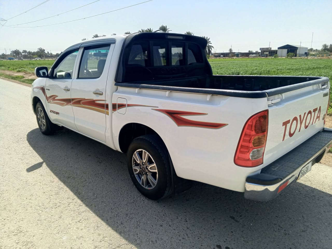 تويوتا هايلوكس 2011 كويتي رقم بغداد الجديد
كفاله  من ضربة وصبغ وتبديل  
سلفون الشركه بعدة عل قمارة والبنيد 
كير اوتماتيك 
يدات وشباك مذهبات 
تخم تاير + صدر امامي وخلفي كله جديد 
السيارة مال جناي 
السعر 190 وبيها مجال 
مكاني بغداد التاجي 
***********
