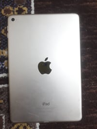 ايباد ايفون 5 للبيع  الجهاز بس يحتاجلة شاشة تبديل للبيع السعر 30 آلاف ...