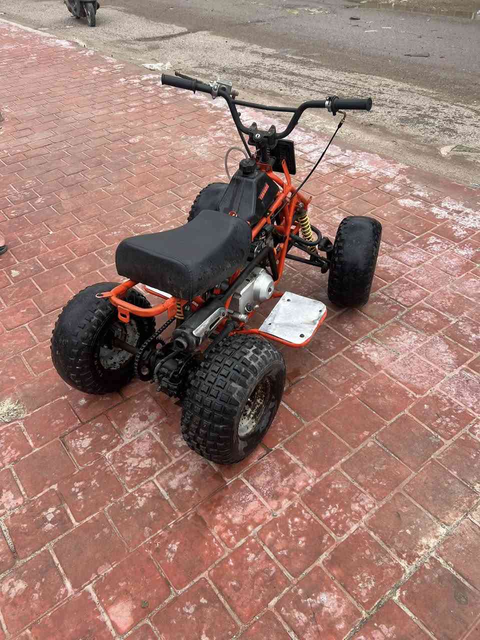 السلام عليكم دراجه رباعيه مكينه كير اوتو دراجه 3نمر وبيه بگ دراجه شوكت ما تجيه نكره سلف دراجه كامله مكمله بس تايراته تعبانه وبيه واحد جديد العنوان بغداد الشعب سوك شلال ***********
