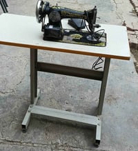 غراض للبيع بيع مستعجل  مكينه خياطه فراشه جاهزه مع الميز بسعر 125 الف +...