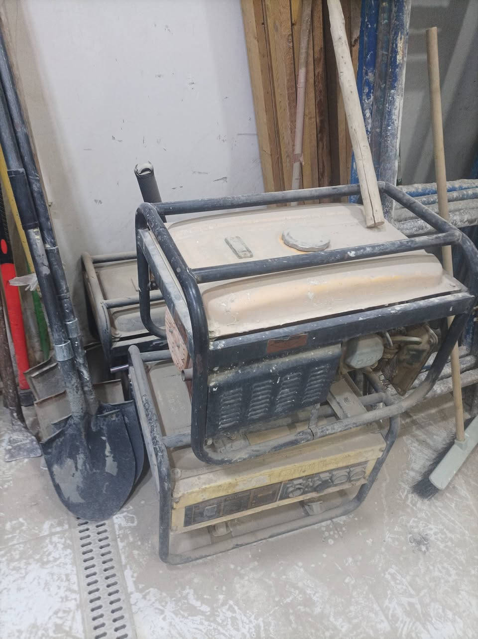 للبيع كربلاء حي العباس ***********
