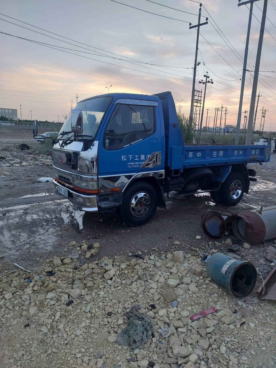 كنتر بزون قلاب موديل ٢٠٠٢ اصل رقم واسط انكليزي قماره مكفوله من صبغ شاصي غيرمكفول مكينه ٣٣ مفتوح سعر١١٠ وبيهامجال للستفسار اتصال على ***********

