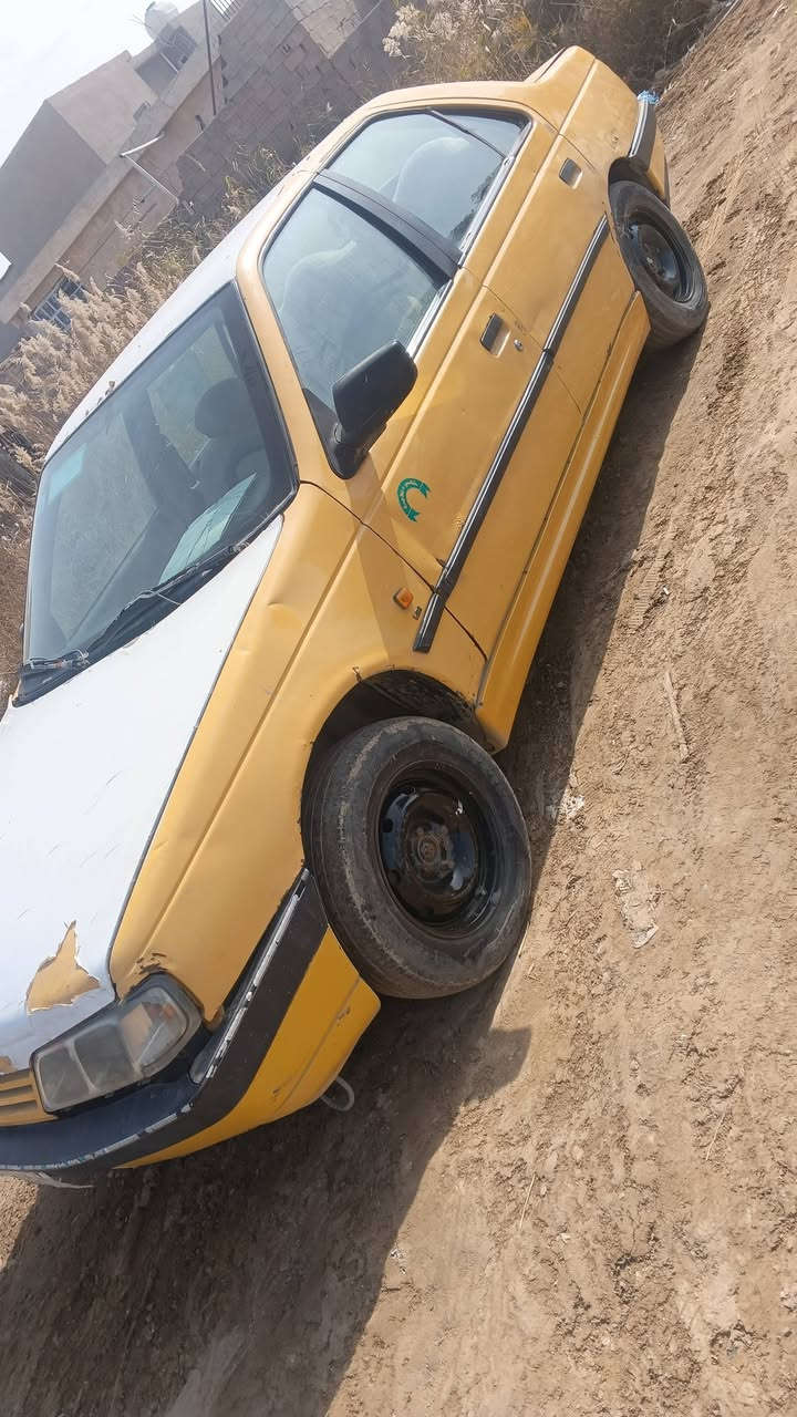 سلام عليكم ورحمه الله بيجو الميس موديل ١٠ رقم بغداد الماني هيه مصفره غرمات ماعرف  بدون تحويل محرك بي صوت تبريد شغل صدر خلفي والمامي جديد حداديه جديده تخم تاير.  السعر ١٣ ورقه العنوان بغداد المدائن سلمان باك بدون تحويل السنويه ال ٢٥ هيه مصفره ***********
