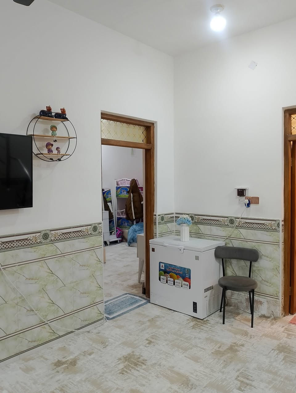 بيت طابو صرف مساحه ١٠٠ متر في الاسكان صناعي نزله ثالثه 
يحتوي ع غرفه صاله دوانيه مطبخ صحيات داخلي وخارجي 
الشراي فقط يتصل ***********
