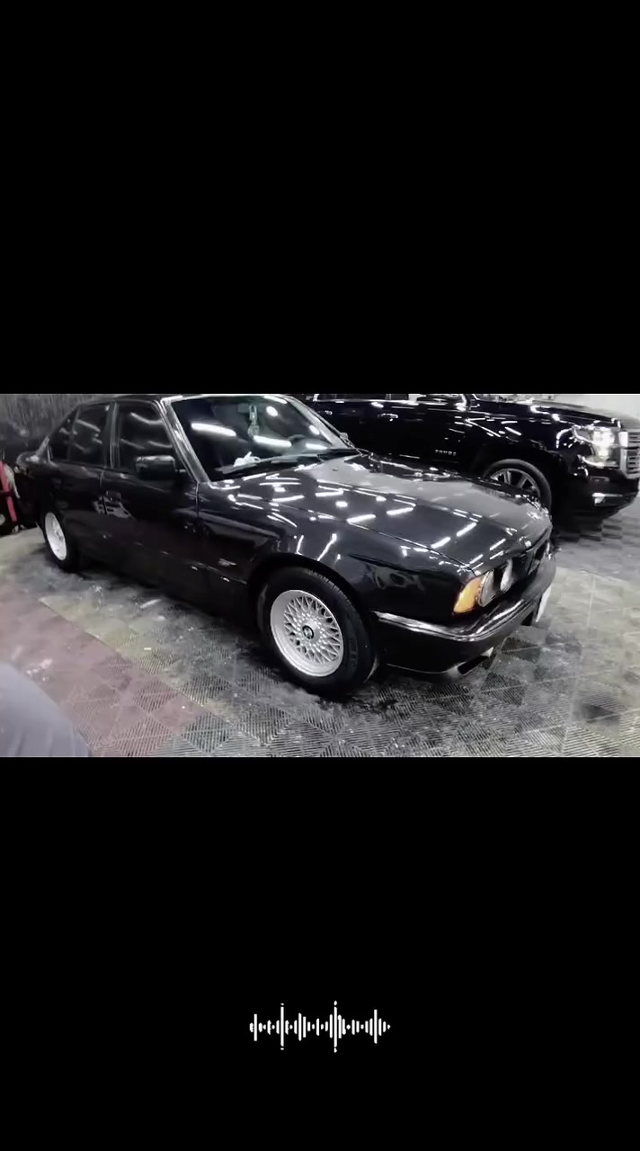 السلام عليكم
252i اصل 
بجم عريض 
فتحه سقف طكتين
غرفه M جديده حيل 
طخم خلفي امامي جديد 
حداديه وكاردن واكسل جدد
دريم شفتات جدد 
طخم ويل وتاير بل جيس 
كير ومكينه مكفولات بل جيس 
جامات اربعه كهرب 
السياره مانقصها بس ستر الله 
ترايك 200 على بصره شرط
السعر 72$
اتصل ‏‪***********‬‏
