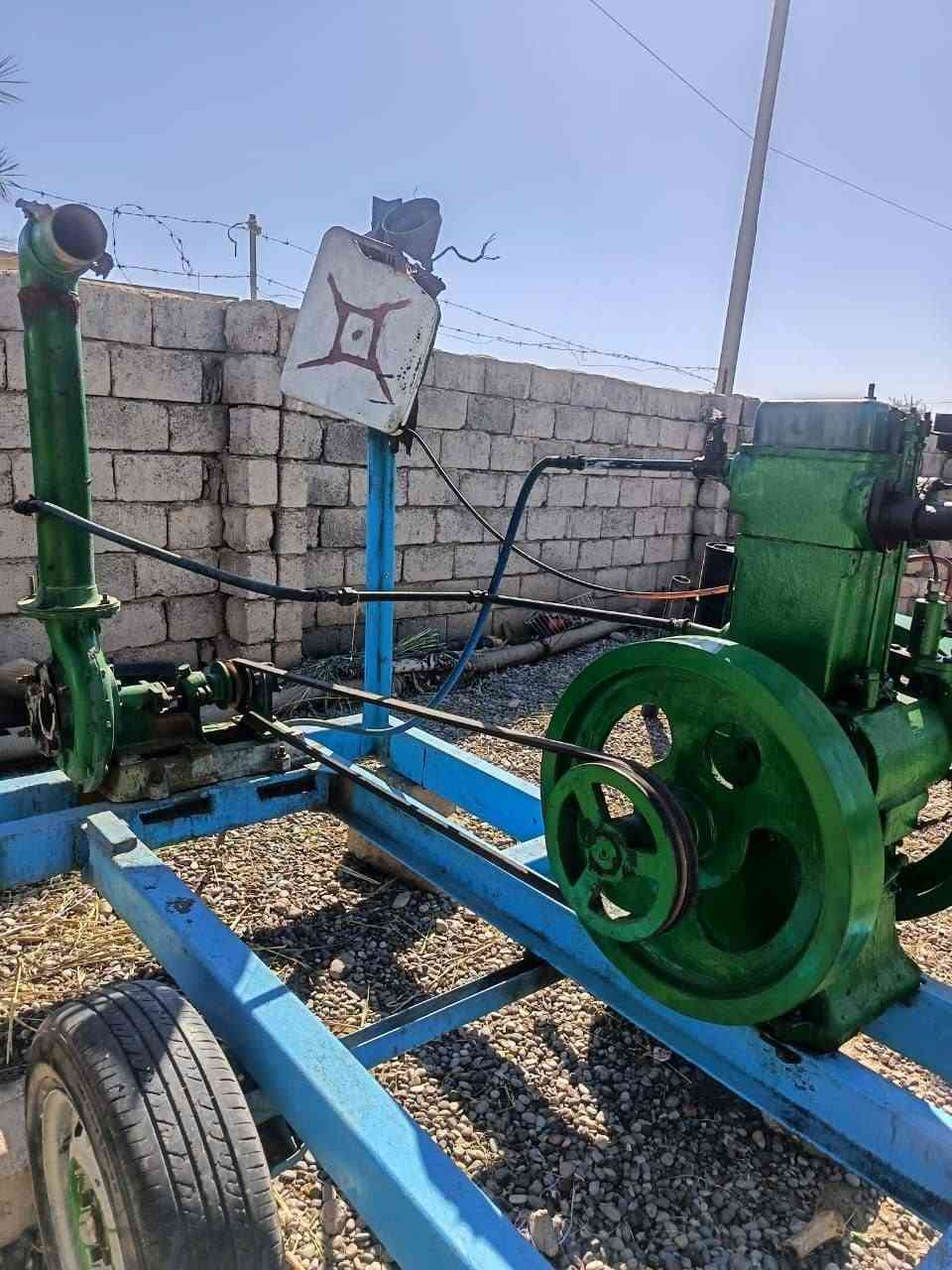 السلام عليكم 
لستر 12حصان معمره نضيفه شرط هندر واحد وياها خنزيره ضغط +شمعه +مص كامل طولو 6 امتار
التصال عل رقم /***********
