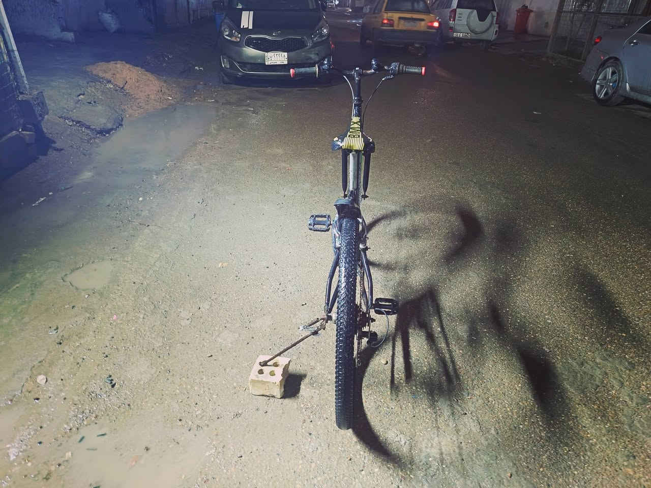 السلام عليكم.
بايسكل جبلي
كامل مكمل
نقص بس بريك امامي
بريك خلفي شغال
جاملغات كامله امامي خلفي
ماركه أمريكان فاجل
السعر 55او بي مجال
*********** رقم الاستفسار
