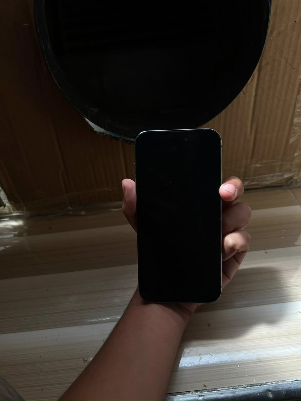 سلام عليكم آيفون ١٤برو ماكس جهاز لو شاصي فول نضافه.   دبل سيم  ذاكره٢٥٦جهاز لوك مبدل شاشه من جهاز لجهاز يعني بلاد.  وبطاريه مبدل ١٠٠  وسعره٦٥٠ الجهاز شرط نضافه  دبل سيم لتواصل وتساب ***********. والرصيد إيدك علا هذ ***********

