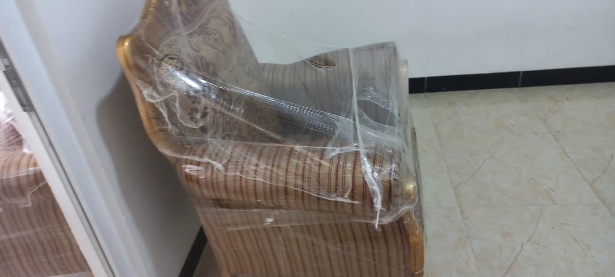 طخم زان مصري ملكي للبيع بسعر مناسب 
سبب البيع مكان صغير الاستقبال
٣ قطع صغار
٢ كبار 
يعني بي نقص قطعه سعر  استفسار اتصل 
***********
