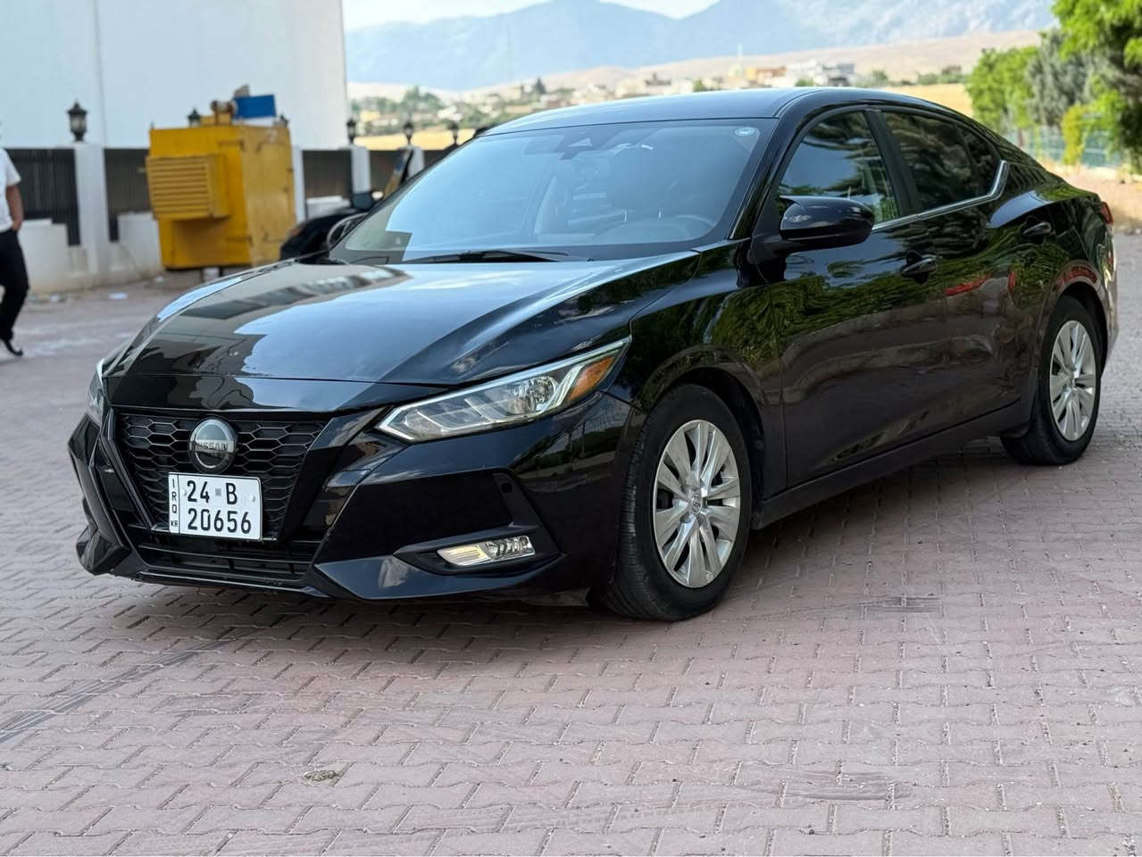 ‏                             ﷽        
‏                         
     نيسان سنترا 2022 لوووك 
ماشيه 38الف 
لون اسود 
للستفسار 
كورك /واتساب / ***********
السيارة مرقم كامل رقم دهوك تحويل وكاله نفس يوم ✅
ملاحظات: فقط بيه تعديل PDR بل بوند و قطعتين كلير              
بچم كبس ✅
سعر جوه سوك:125 ومجال قليل ☑️
سياره مرقم كامل تحويل وكاله نفس يوم هزه و سنويه جديد كهربائيات + رادار + حجر صالنصه كله عل وضع بلادى شرط فحص 
السيارة مكفولة من ناحية الكير والمحرك ✅
مواصفاتها :
بصمة تشغيل عن بعد تبريد وتدفئة عن بعد كامرات.   
رادارات / رادار امامي /رادار جانبي /رادار خلفي
حساسات خلفي                                                 
مفتاح التشغيل بصمة 
اوتوهولد . 
يدات نيكل 
بلاجكتورات 
اشاراة بالمراياة الجانبيه                                   
 فول تحكم ستيرن                                    
كير أوتو + عادي.                                             
ستيرن هيتر
اوتو بريك.                                                                                                
شاشة كبيره                                                    
نضام قياده أيكو + سبورت + نورمل 
مثبت سرعه
تحديد مسار ‏
 وبعد بيها موصفات 
سياره نضيفه على وضع شركه مكفوله من شخوط و رصعات ✅ 
مكان السياره قضاء عقره اكر, نينوى
