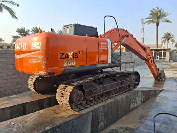 حفاره للبيع
منفيس 
موديل.   13
جاهزه للعمل مكفوله كفاله عامه 
سعر.         425 &   وبيه محال
محرك انجكتر
مكانه رمادي 
***********
