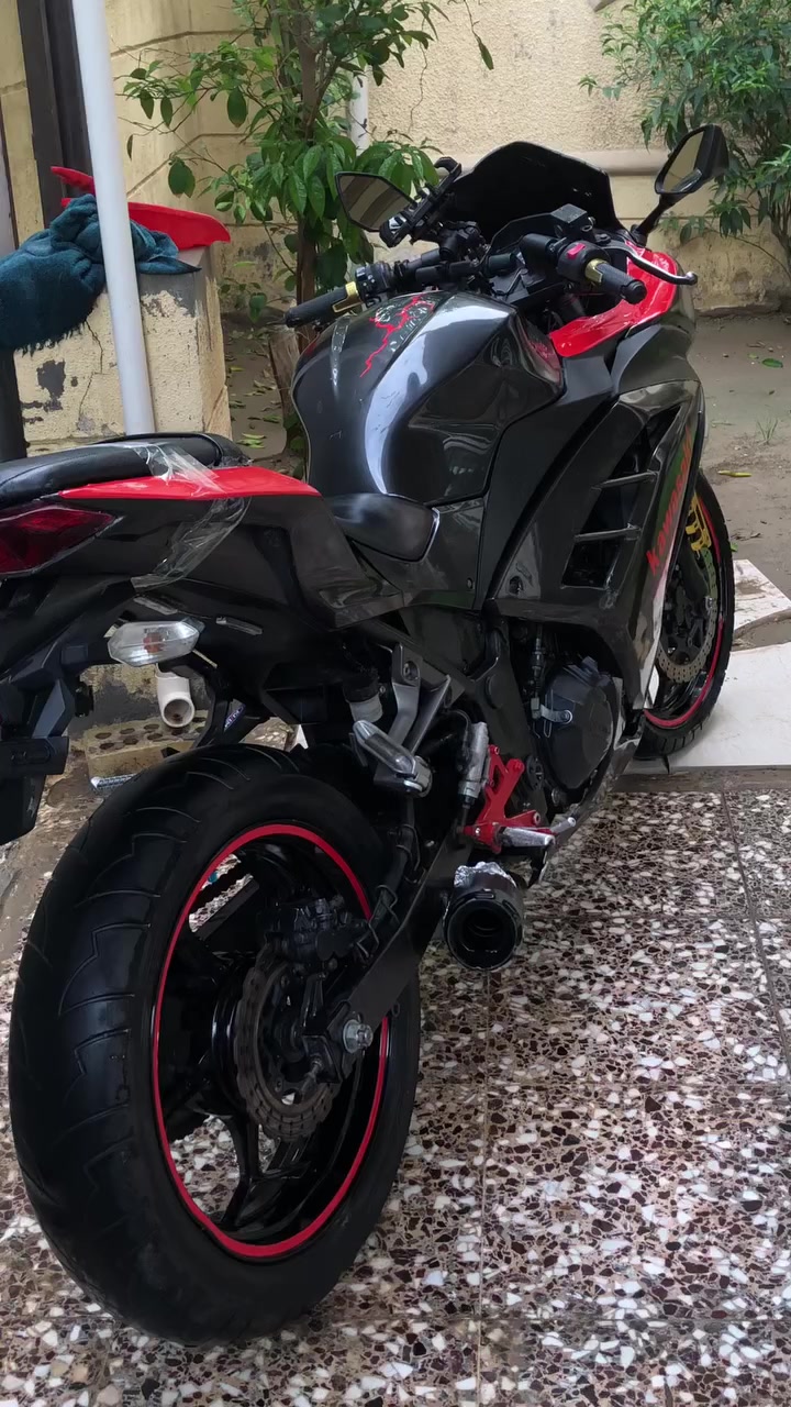 السلام عليكم 

كاوسكي 300cc موديل 2016 دراجه نضيفه عليها كزوز رياضي مكينه وكير مكفوله الدراجه شلعه ومعدل نضيفه الدراجه بدون اوراق الدراجه صوتها يرعد رعد 

العنوان بغداد- المحموديه

السعر 3 ملاين و100

رقمي واتساب ***********
