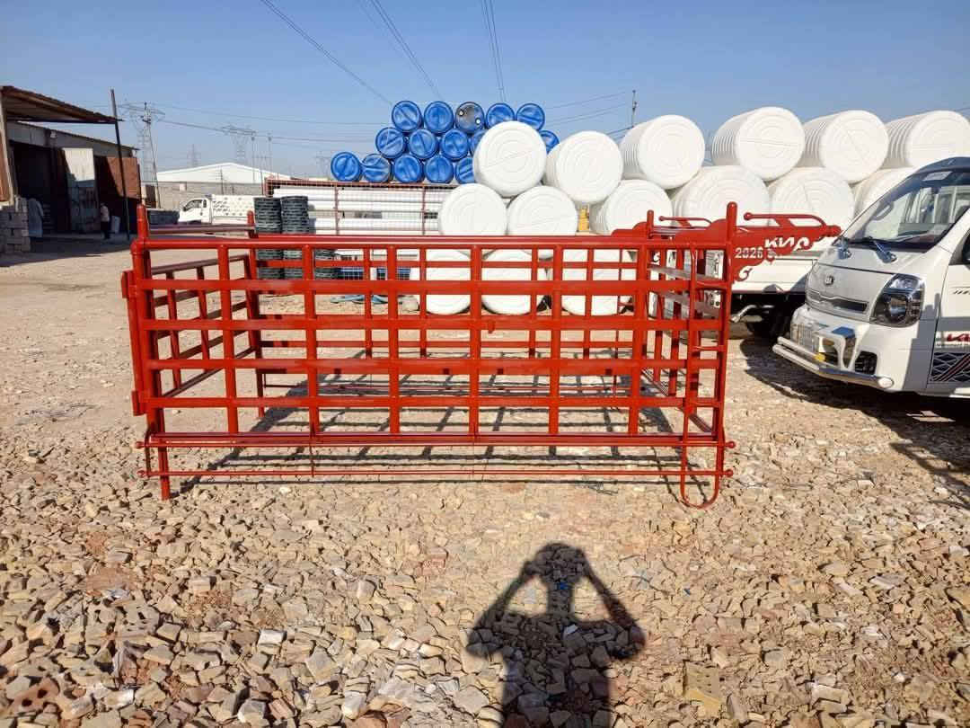 عليكم اخوان لبيع محجر كيه نثيه ( حديد 2ملم اركان عكوسه سن) مكان بغداد تقاطع نهروان***********
