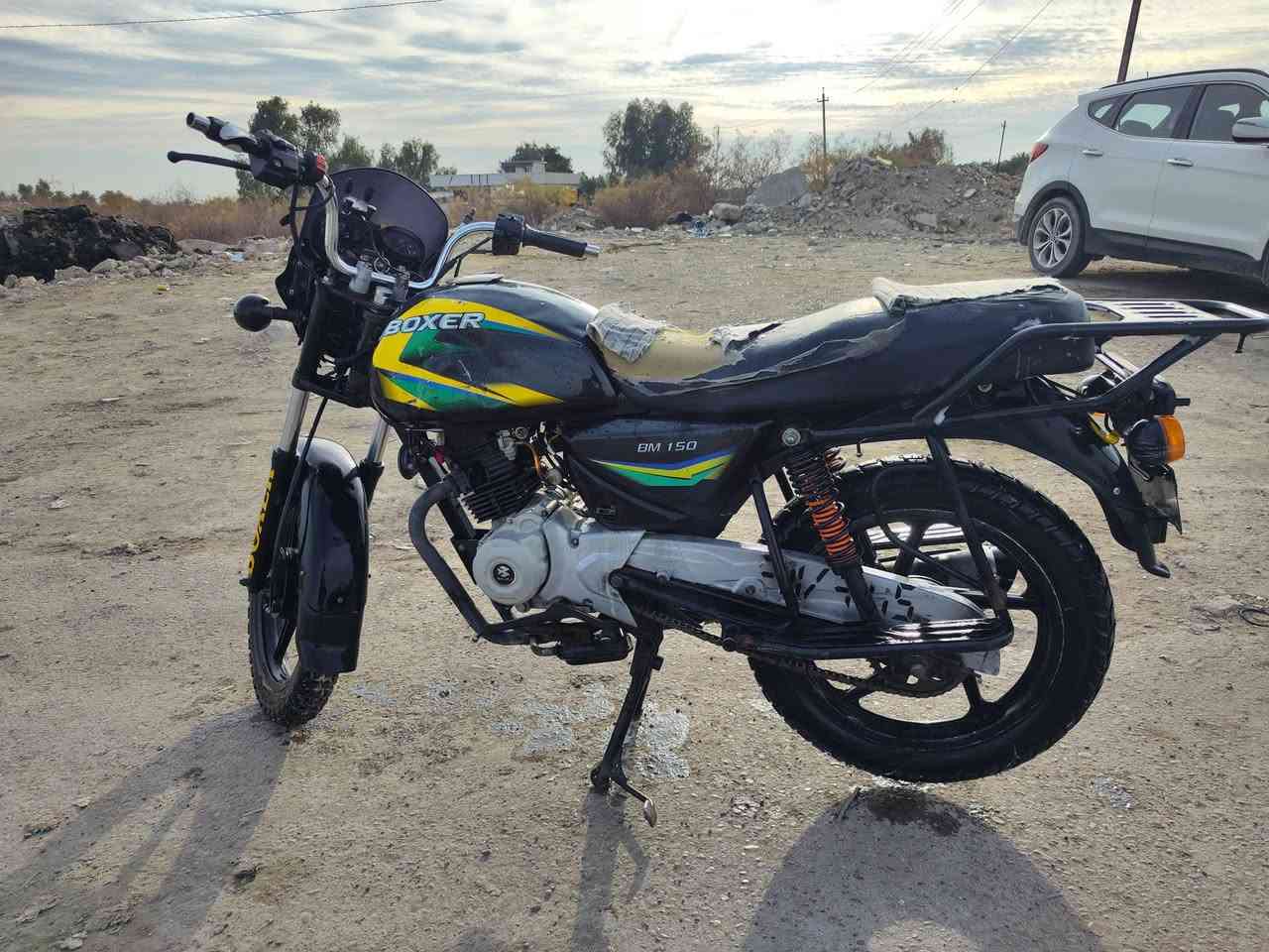 السلام عليكم بوكسر موديل 21 اوراق كاملة+أصولية 
مكينة ناعمة وتخبل بيها خيط وما مبين اصلا 
نقصها فقط استاند صفح 
سعرها 750 وبيها مجال للشراي 
سكن غزالية ***********
