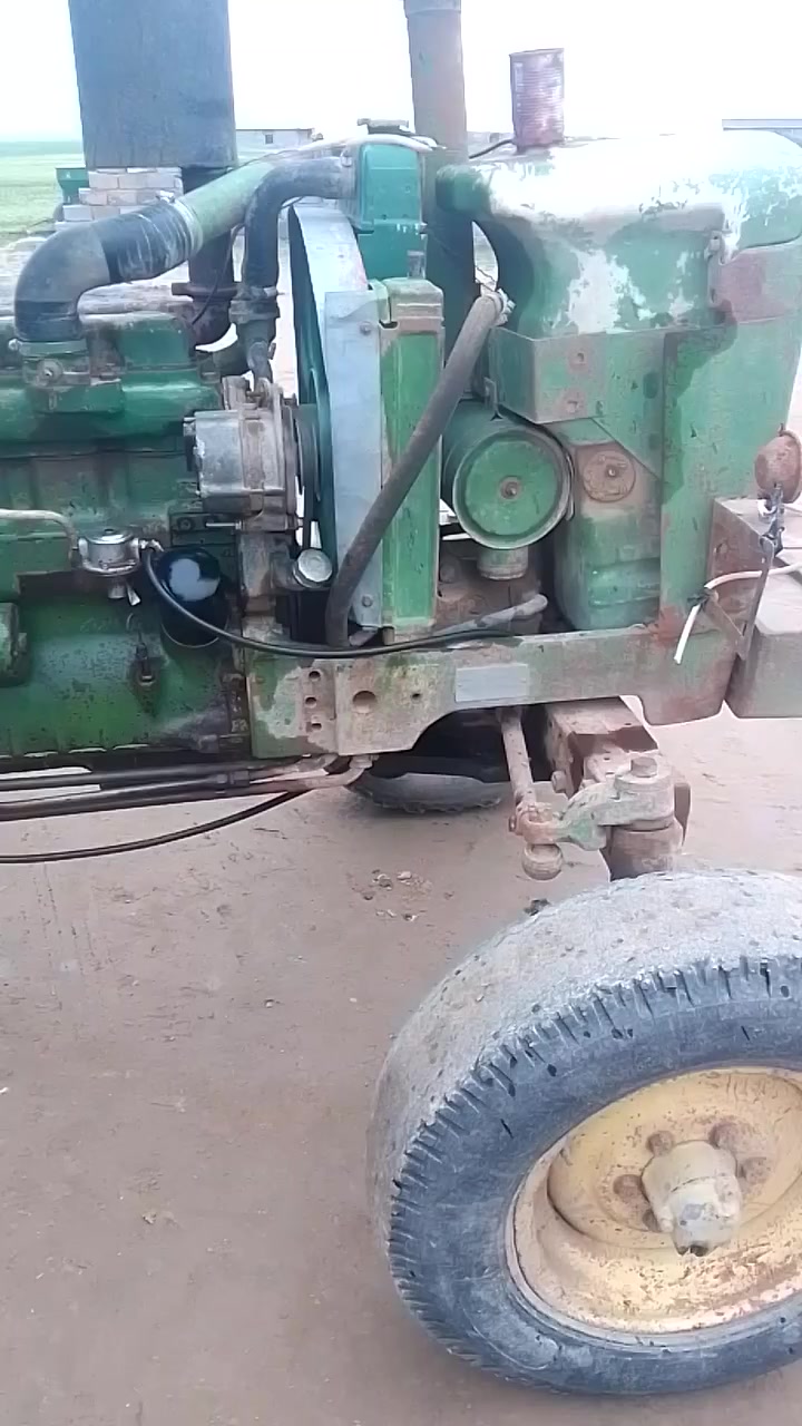 السَلٱمٌ عـَلـْيگم للبيع تركتر جوندير موديل 79 رقم نينوى محرك ستندر لٱ نفخ ولا صرف كير شرط اكسن شرط كلو شغال ***********  *********** العنوان موصل
