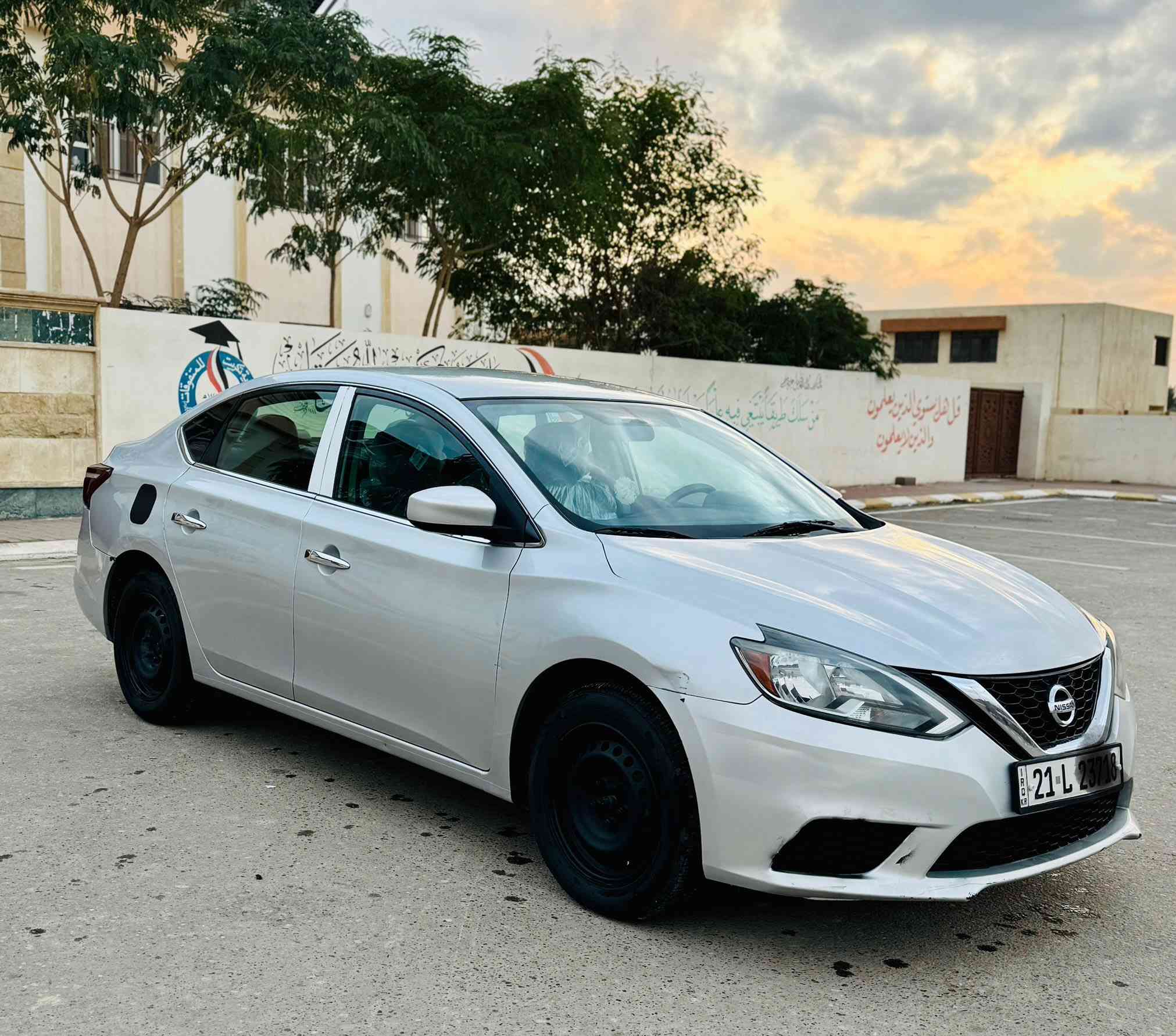 نيسان سنترا 2017 
( البيع نقد فقط لا اقساط ولا وعده )

▪️ الوارد: أمريكي
▪️ المحرك: 1.8
▪️ اللون: رصاصي
▪️ الممشى: 179 .111 ألف ميل (قابل للزيادة)
▪️ الضرر: خلفي فقط (حوض السبير)
▪️ ملاحظة: بيها بارد خفيف بحافة باب السايق
▪️ الحالة: السيارة حيل نظيفة وحلوه 
▪️ الرقم: سليمانية
▪️ التحويل: مباشر باسمي

💰 السعر المطلوب: 115 ورقة 

📍 العنوان: تكريت – حي الزهور
📞 للاستفسار: ***********
