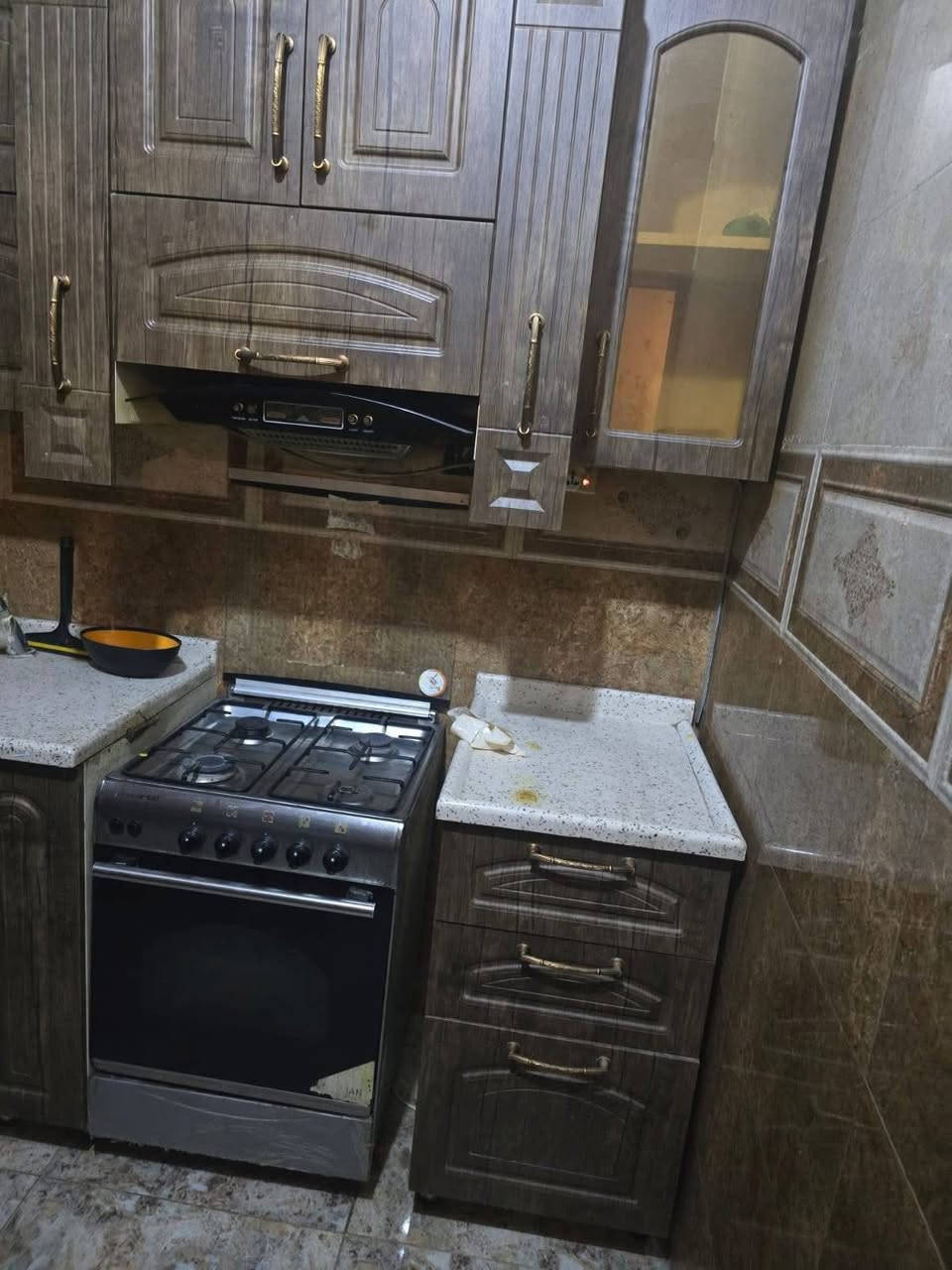 دار للبيع في حي المعلمين  مع الاثاث مساحة 50متر موقع مميز ركن بناء جناي
الدار 3طوابق 

صاله وصحيات ومطبخ في الطابق الاول

غرفه منام سويت الطابق الثاني

صاله مفتوحة الطابق الثالث 

للاستفسار مراسلتنا على الخاص 

او الاتصال ***********
