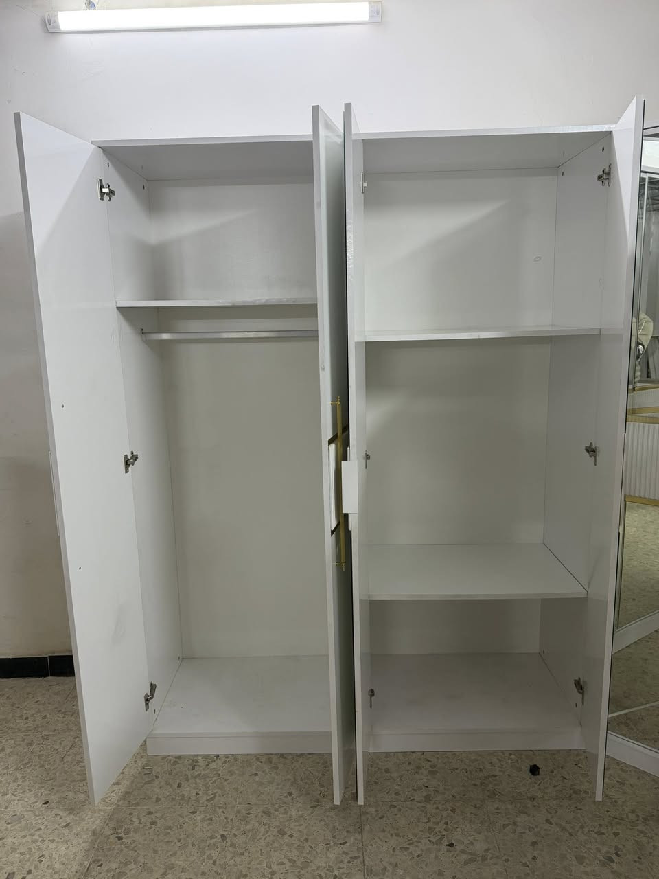 سلام عليكم 
غرفه نوم تركية 9 قطع الكنتور زاويه
 نضيفه كلش شخط مابيهة 
بالواقع احلى من صور 
مع نقل وشد داخل بغداد مجاناً 
***********
يتوفر واتساب
