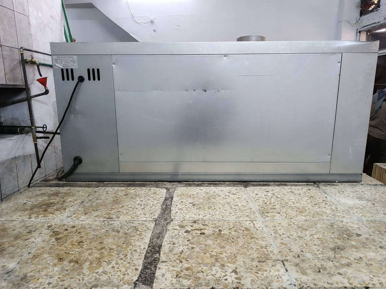 للبيع فرن بيتزا كلش نظيف شرط الفحص . أو مراوس مع فرن كهربائي يأخذ صينيتين ***********  /***********
