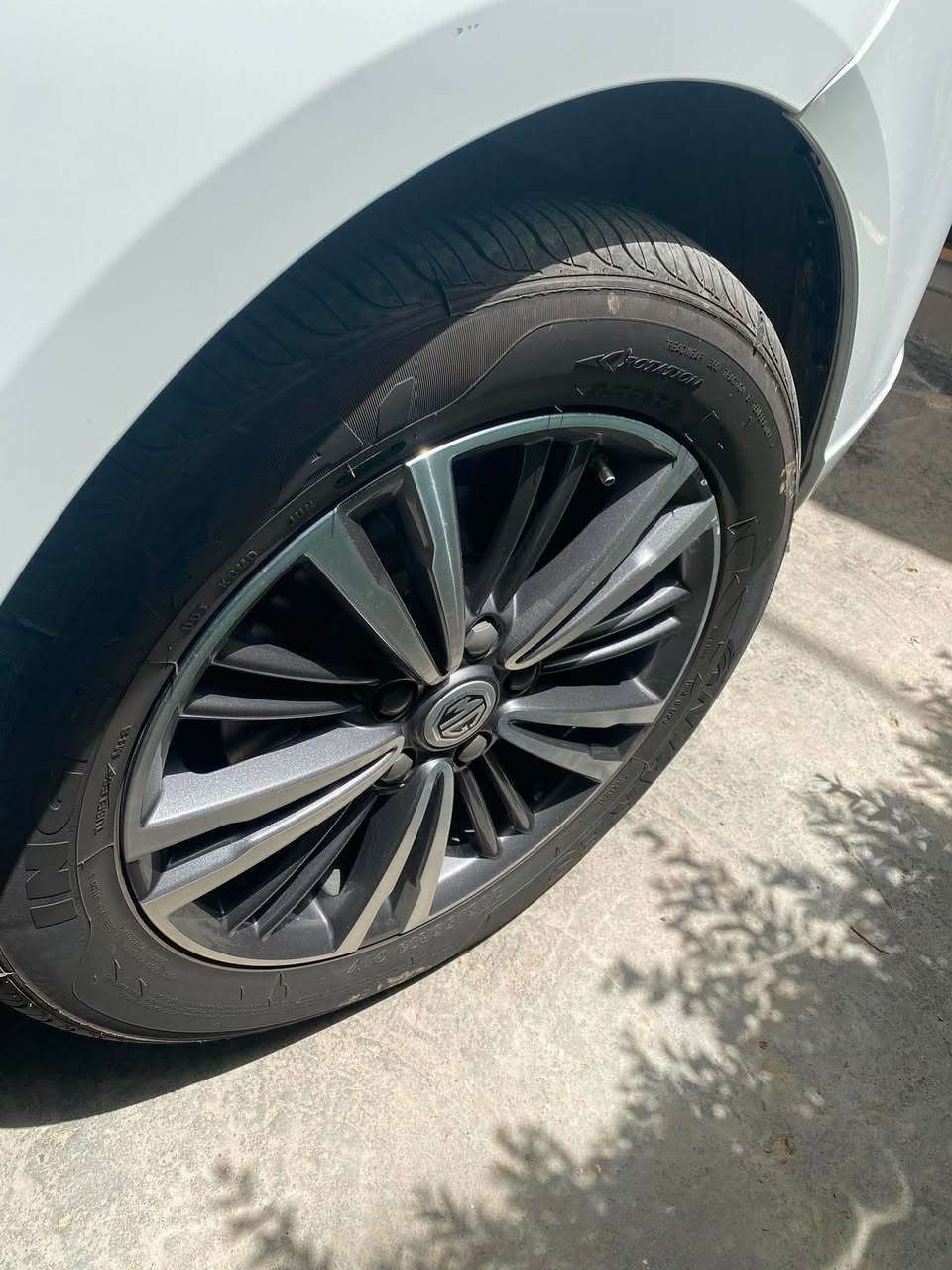 سلام عليكم 
للبيع فقط MG5 موديل ٢٠٢١ ماشيه ٤٩٠٠٠
السياره فول مواصفات فتحه بصمه مقاعد جلد والاماميات كهرباء ٥ كاميرات شاشه جبيره ويل كروم حجم كبير مري كهرباء مع اشاير بالمري السياره رقم بغداد باسمي 
ملاحظه مكفوله من الصبغ والبارد فقط بيها شخط بسيط واثر حالوب خفيف غير واضح بالتركيز يبين 
مكان السياره بغداد حي العدل 
للاستفسار *********** اسامه 
السعر ٩٥ مع مجال بسيط
