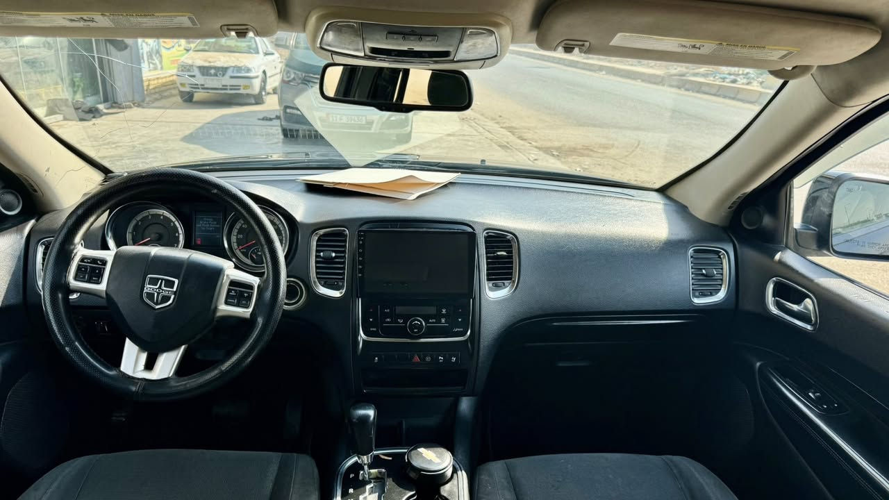 سلام عليكم دوج كورنكو موديل ٢٠١١
رقم بصره
كير جديد مكينه اصوليات كفاله
كهربائيات كلها شغاله 
نضام اوتو
مكينة3600
مثبت سرعه 
مانع انزلاق 
شاشة
كامره خلفيه
تحكم ستيرن 
7راكب
تبريد ثلج ٣ قطع 
ماشية٢١٢٤٦٠ميل وقابله لزياده 
سعر 160 واتساب ***********
