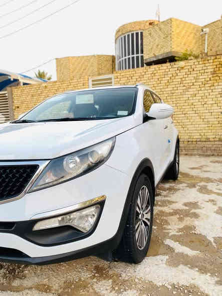 ألسلام عليكم كيا سبورتج للبيع 2016 خليجي السياره مكفوله كفاله عامه 
سياره جديده بمعنه الكلمه احته كتلوكات شركه موجوده 
مواصفات 
حساس خلفي 
كروز سرعة تحكم استيرن جهتين
مري شفط 
اشاير بالمري
ويل كروم 
كامره بالمرايا 
محرك 2400 دوش 
ماشيه 120حقيقي 
120 دك جرص 
مكينه وكير مكفولات وضع شركه 
حداديه 100٪100
سياره بأسمي رقم ذي قار 
السعر170 وبيها مجال
الاستفسار ‏‪
***********
‏
