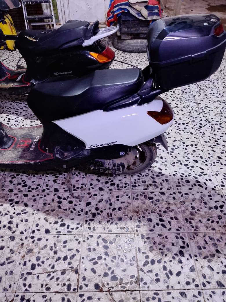 سبيسي ياباني للبيع محرك ناعم مفتوح اول مره رايمر كفراتها البلاديه وياها السعر ٦٥٠ وبيها مجال مكانها حي الحكيم متواجد واتس اب ***********
